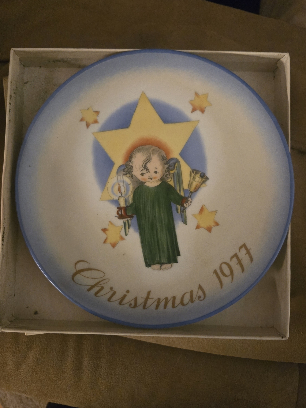 Christmas 1977 Collectible Decorative Plate - Angel Motif